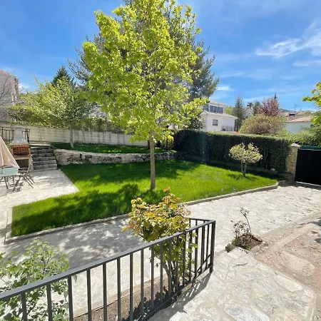 La Fontanilla En Estacion De El Espinar 度假居 塞哥维亚