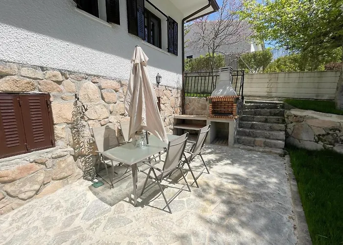 La Fontanilla En Estacion De El Espinar Сеговия