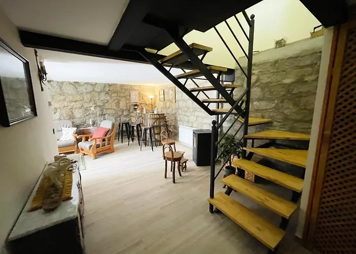 La Fontanilla En Estacion De El Espinar 세고비아